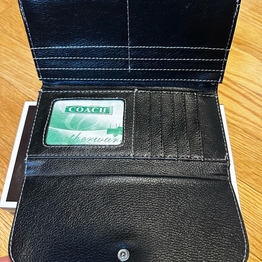 Coach Wallet - Picture 4 of 4